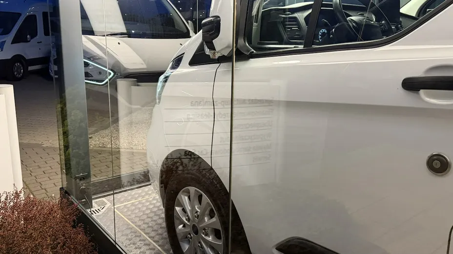 FORD Tourneo Custom -