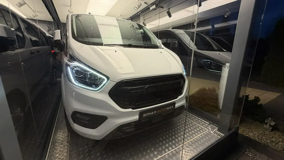 FORD Tourneo Custom -