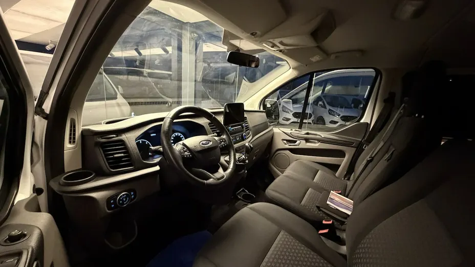 FORD Tourneo Custom -
