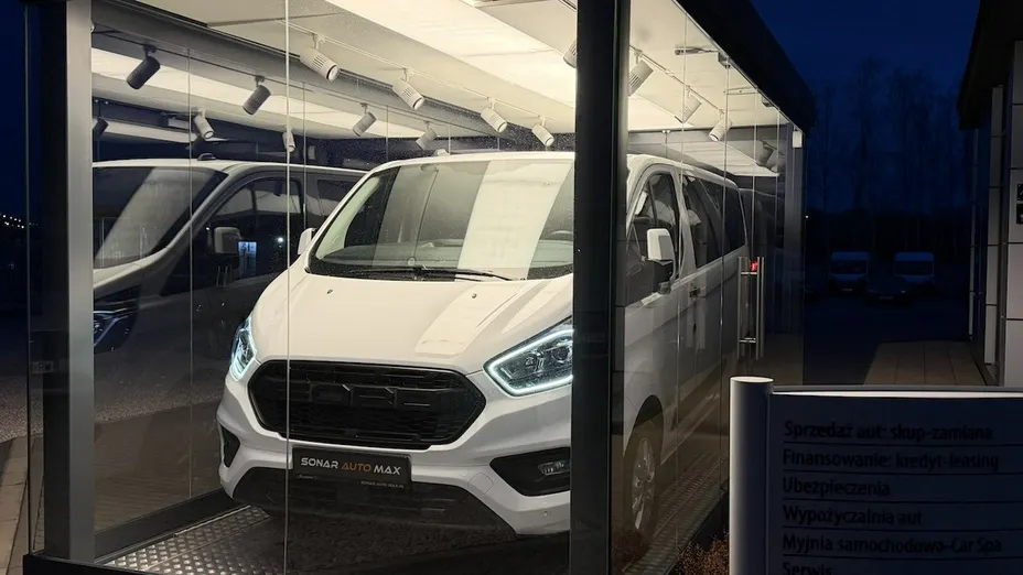 FORD Tourneo Custom -