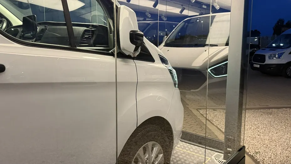 FORD Tourneo Custom -