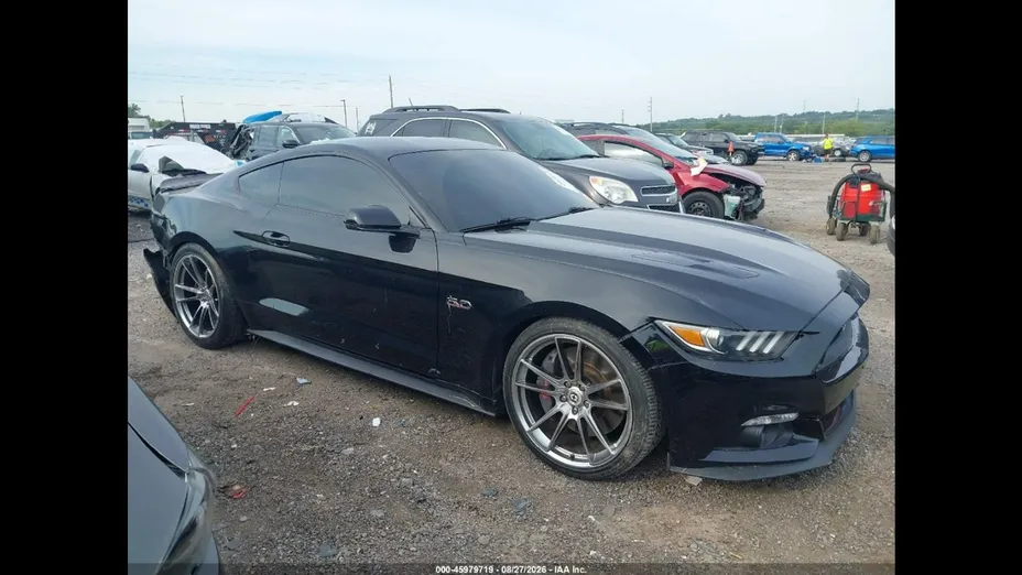 FORD Mustang -