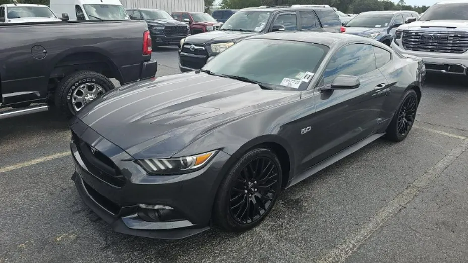 FORD Mustang -