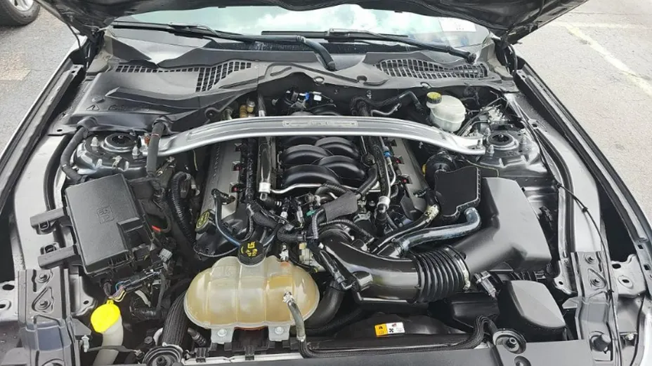 FORD Mustang -