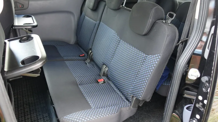 NISSAN NV200 -
