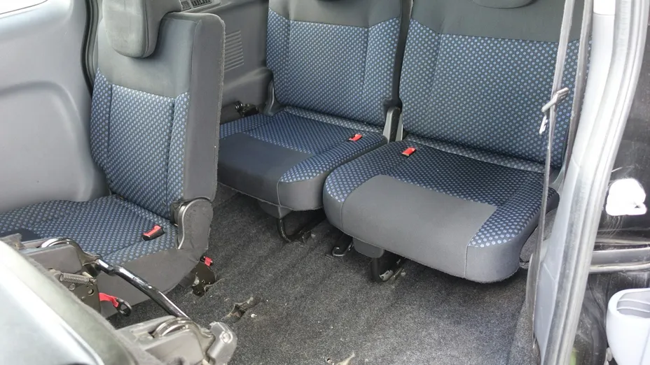 NISSAN NV200 -