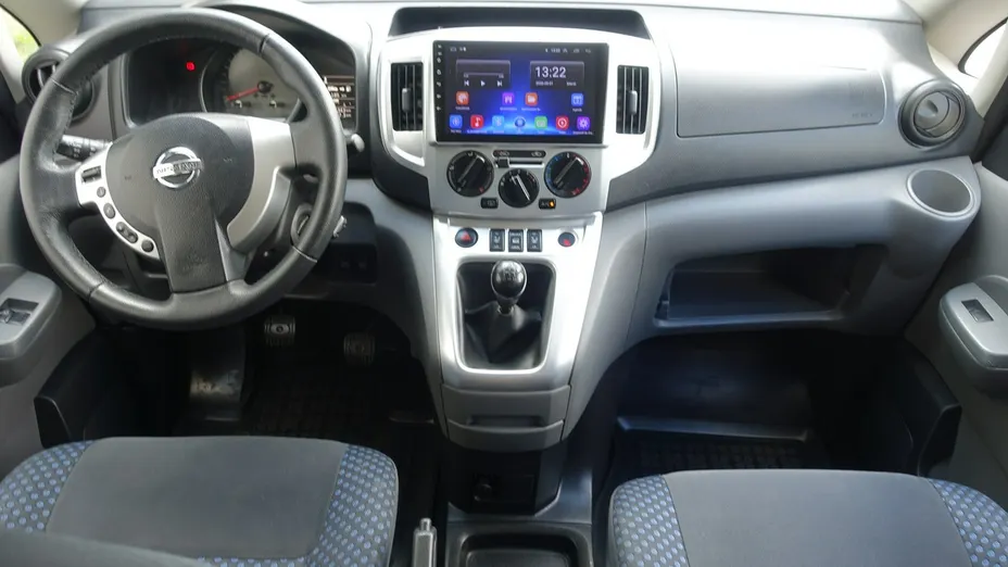 NISSAN NV200 -