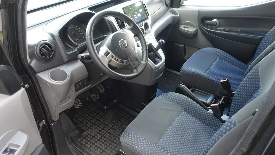 NISSAN NV200 -
