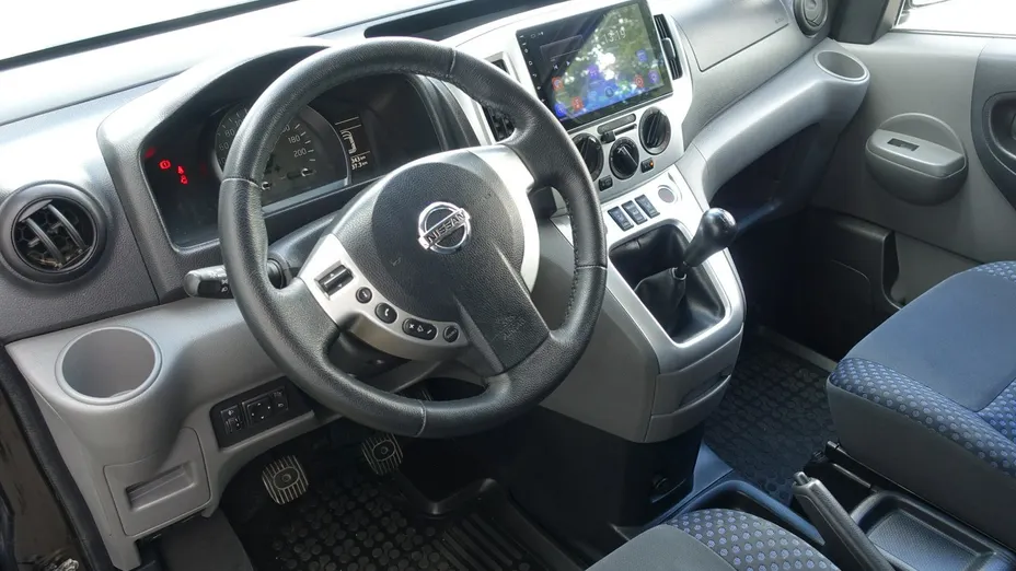 NISSAN NV200 -