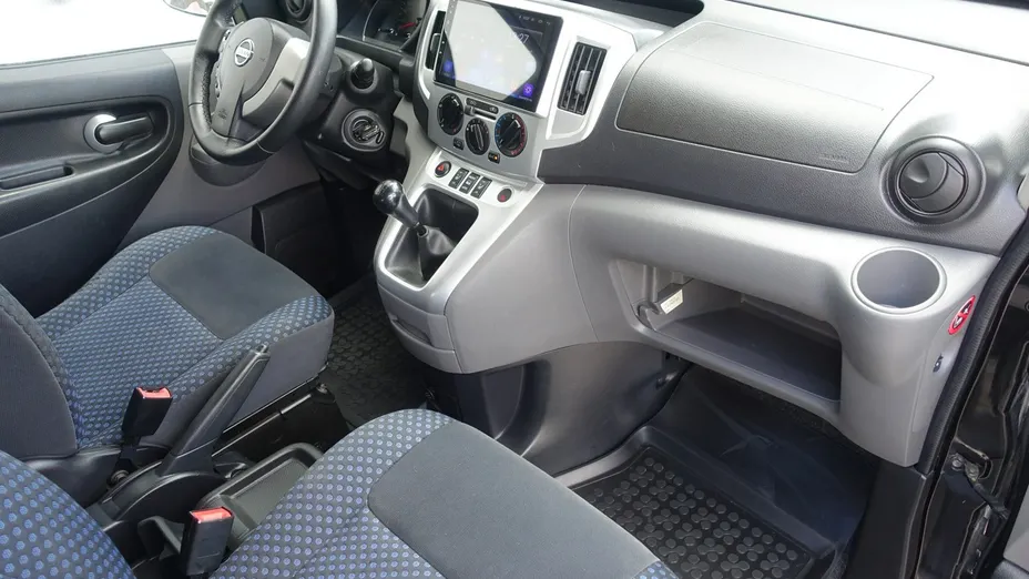 NISSAN NV200 -