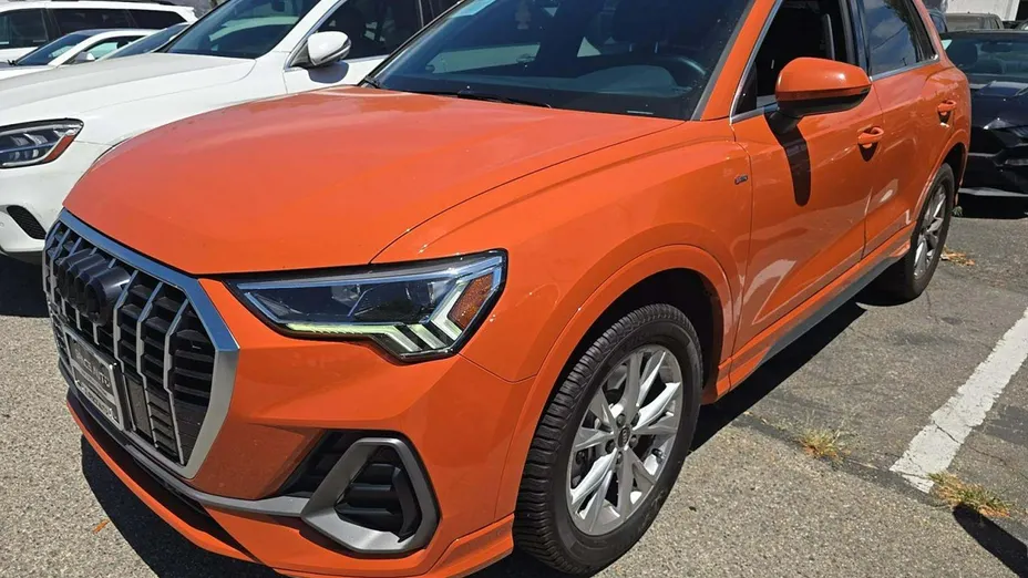 AUDI Q3 -