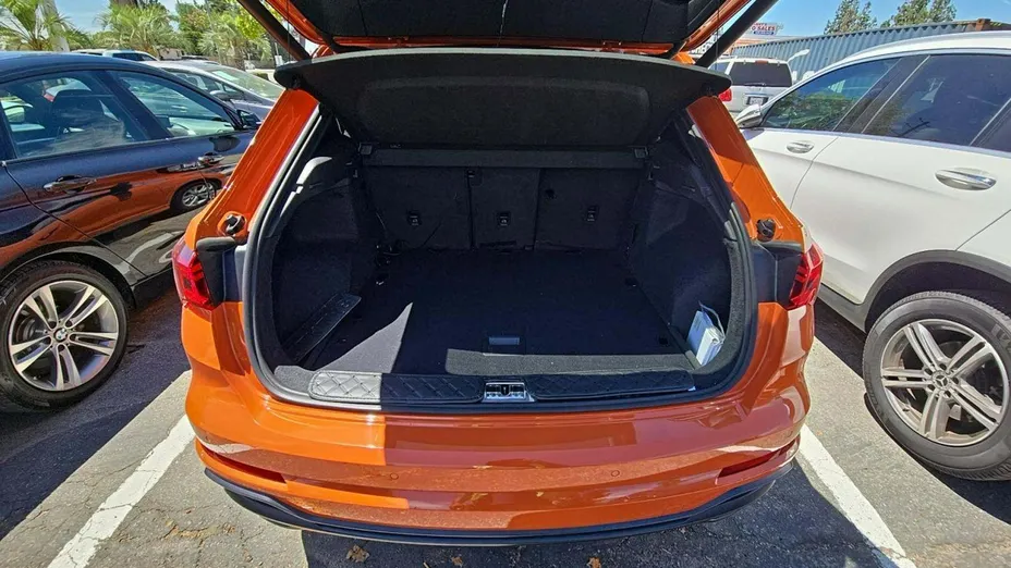 AUDI Q3 -