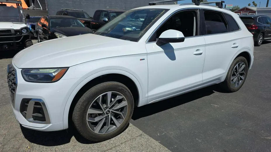AUDI Q5 -