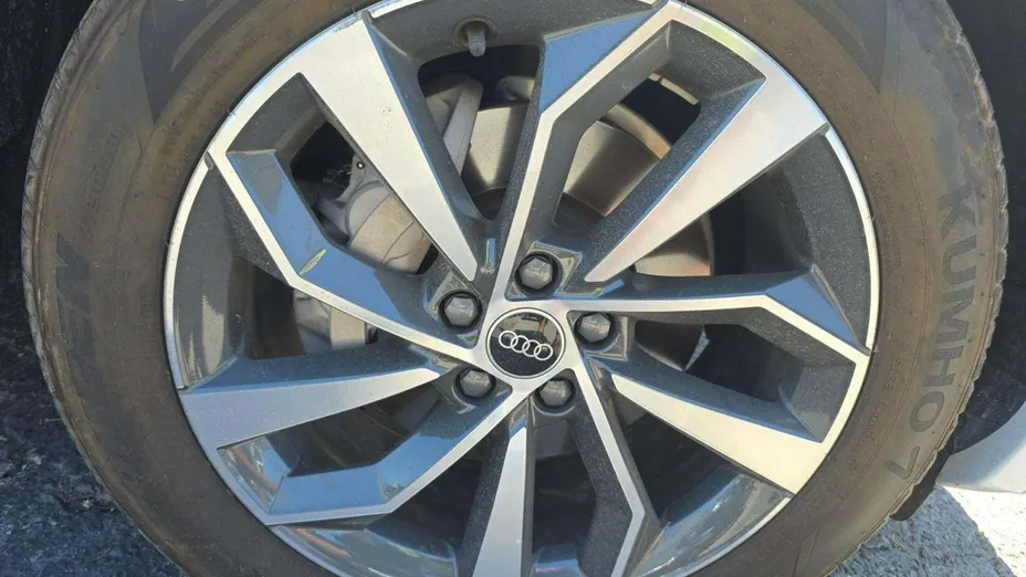 AUDI Q5 -