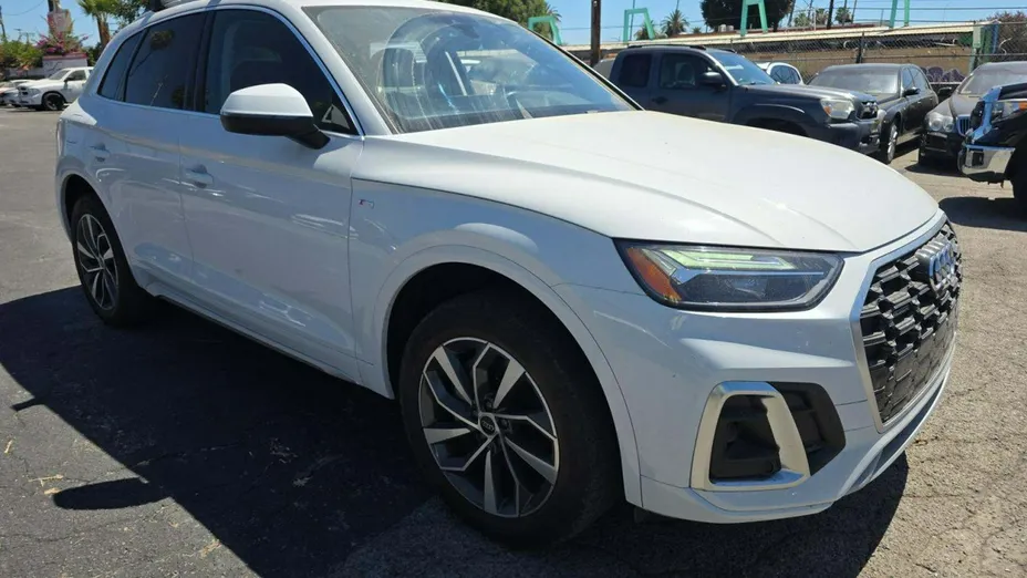 AUDI Q5 -