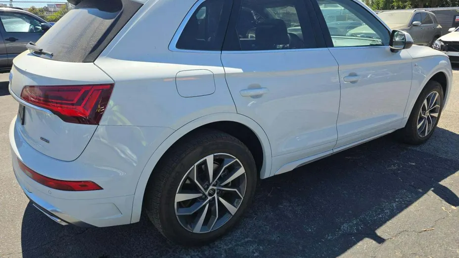 AUDI Q5 -