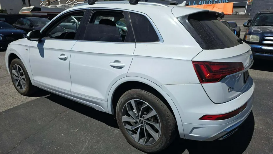AUDI Q5 -