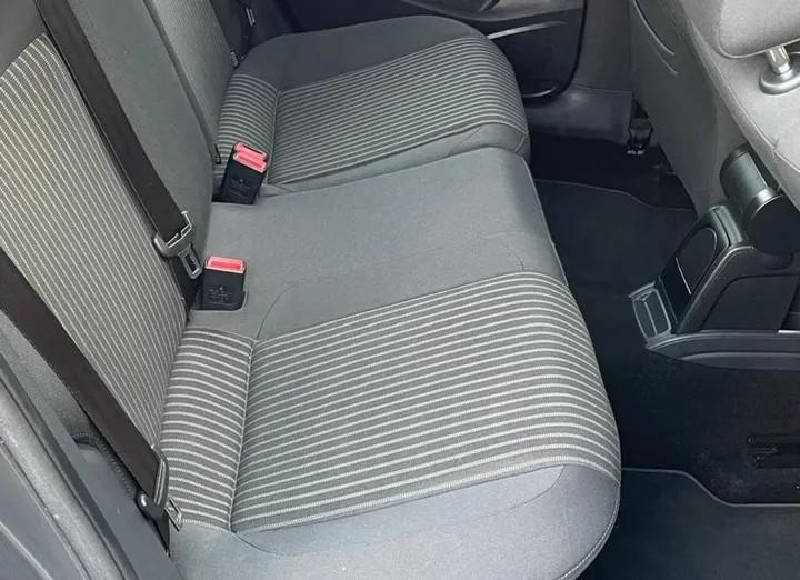 VOLKSWAGEN Polo -