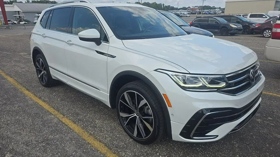VOLKSWAGEN Tiguan -