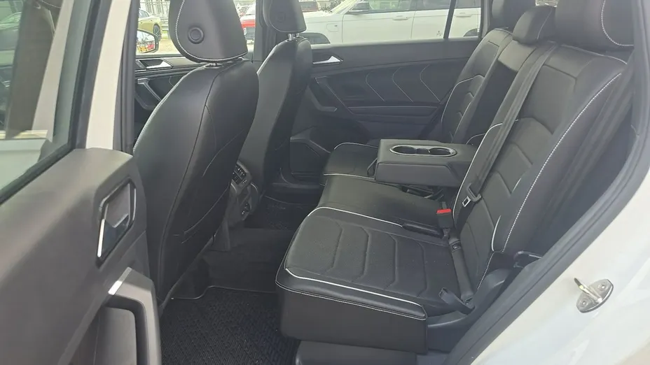 VOLKSWAGEN Tiguan -
