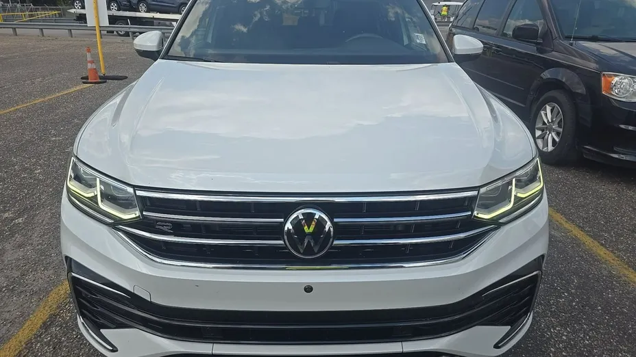 VOLKSWAGEN Tiguan -