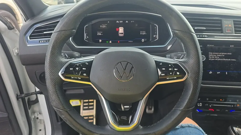 VOLKSWAGEN Tiguan -