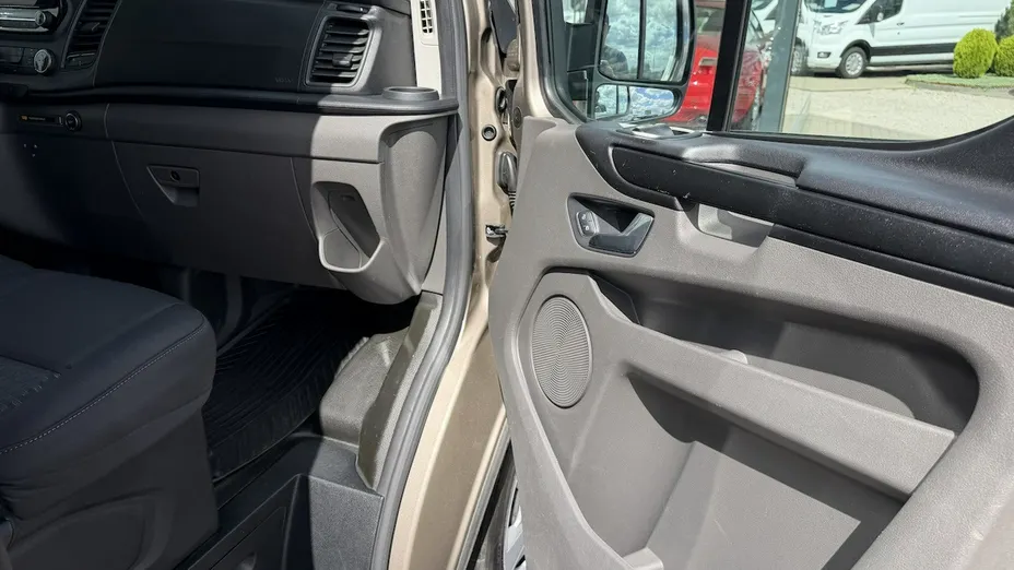 FORD Tourneo Custom -