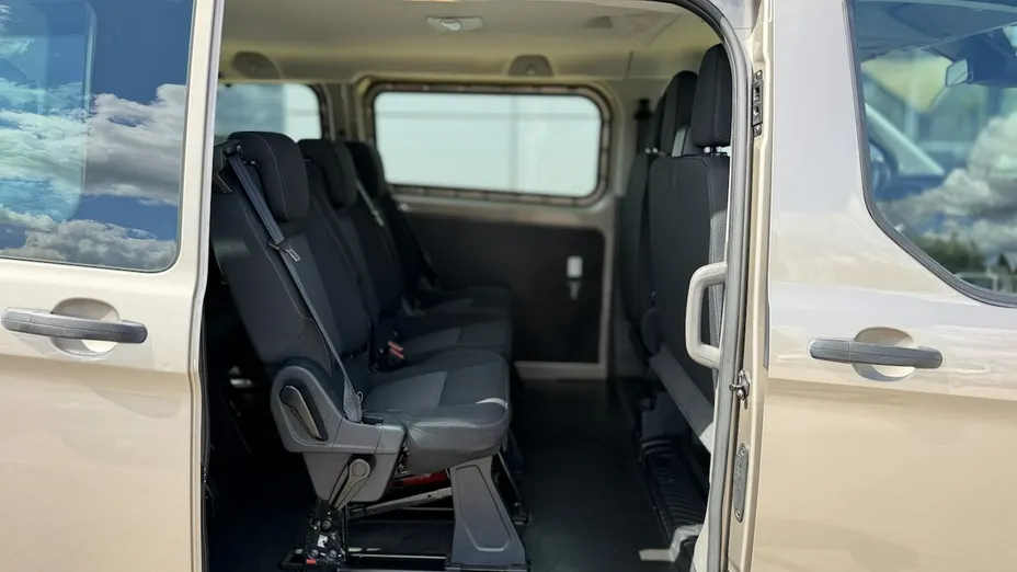 FORD Tourneo Custom -