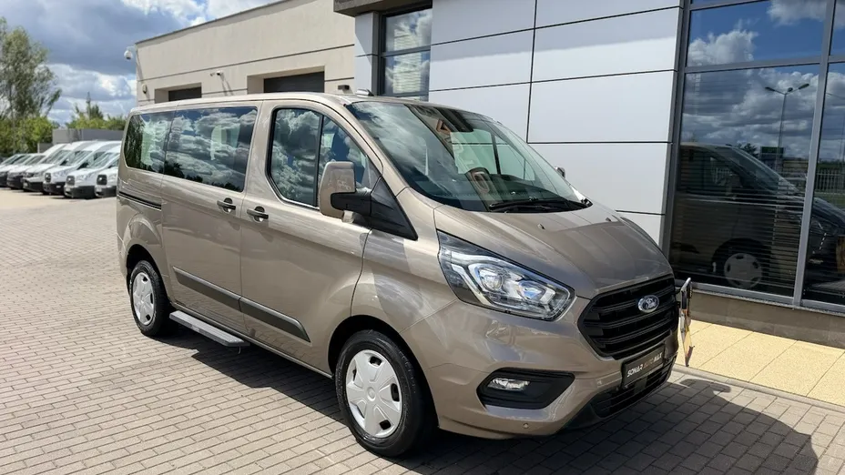 FORD Tourneo Custom -