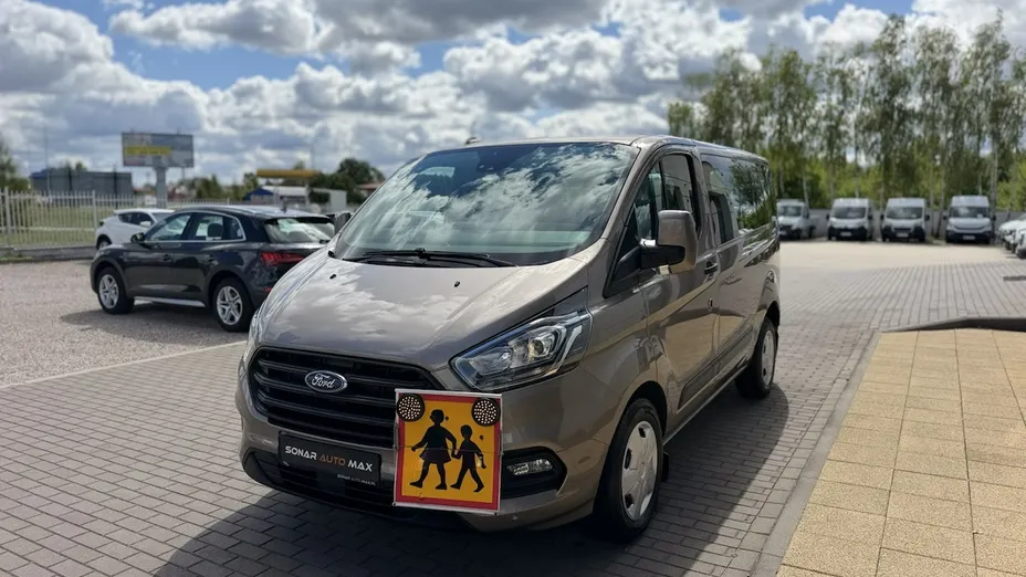 FORD Tourneo Custom -