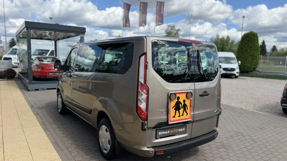FORD Tourneo Custom -
