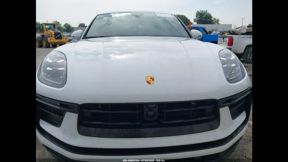 PORSCHE Macan -