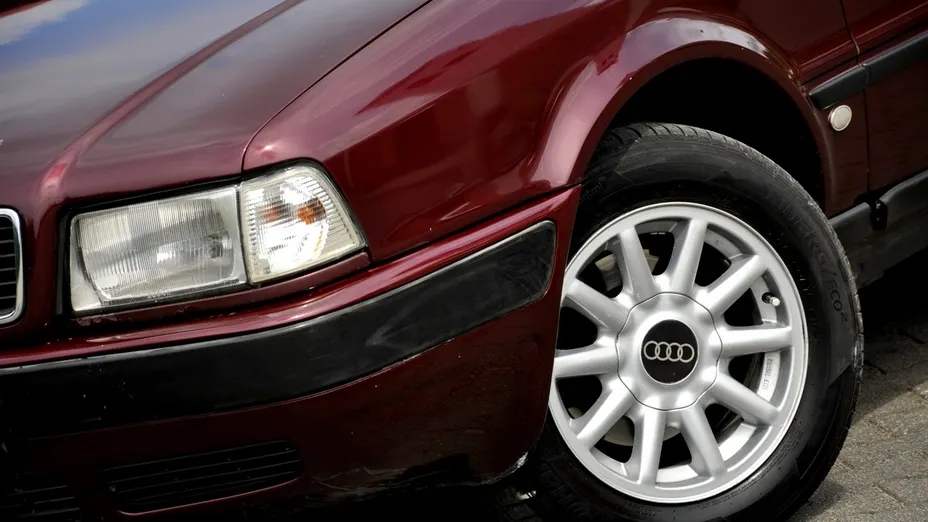 AUDI 80 -