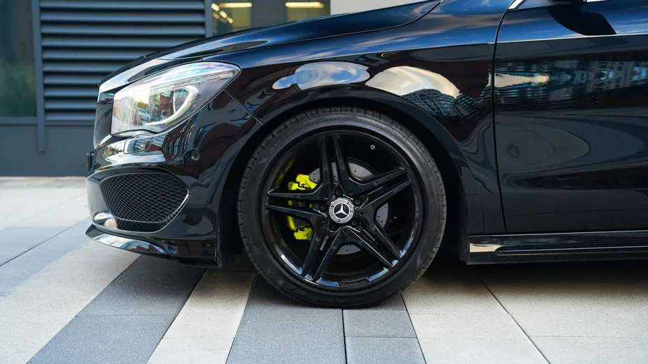 MERCEDES-BENZ CLA -