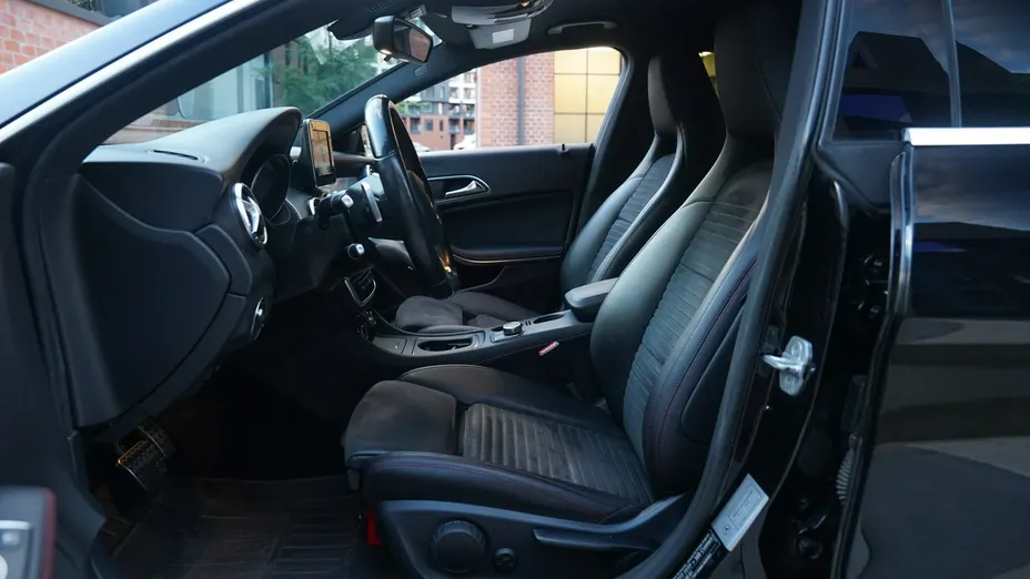 MERCEDES-BENZ CLA -
