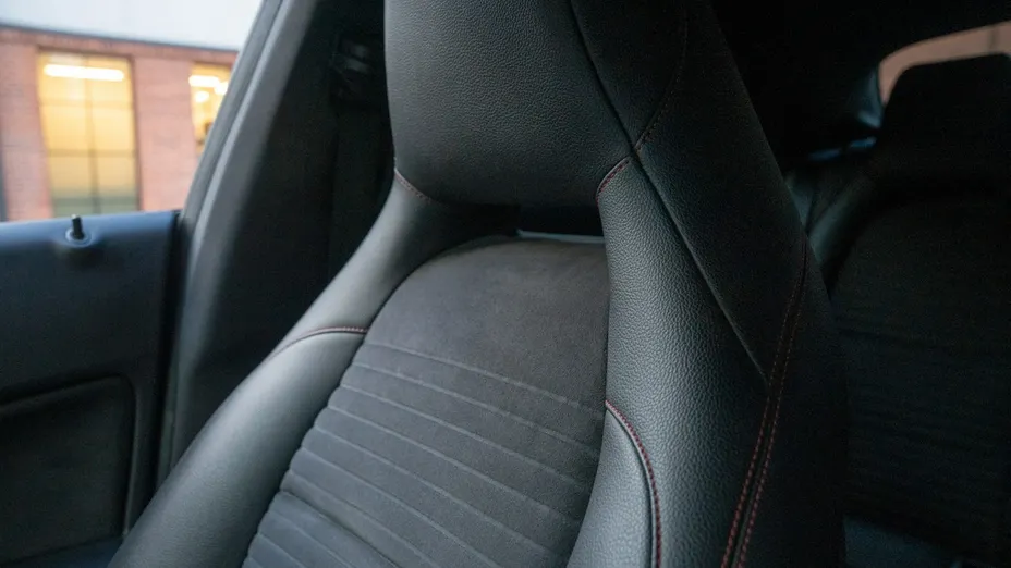 MERCEDES-BENZ CLA -