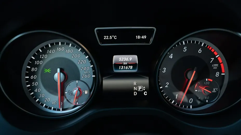 MERCEDES-BENZ CLA -