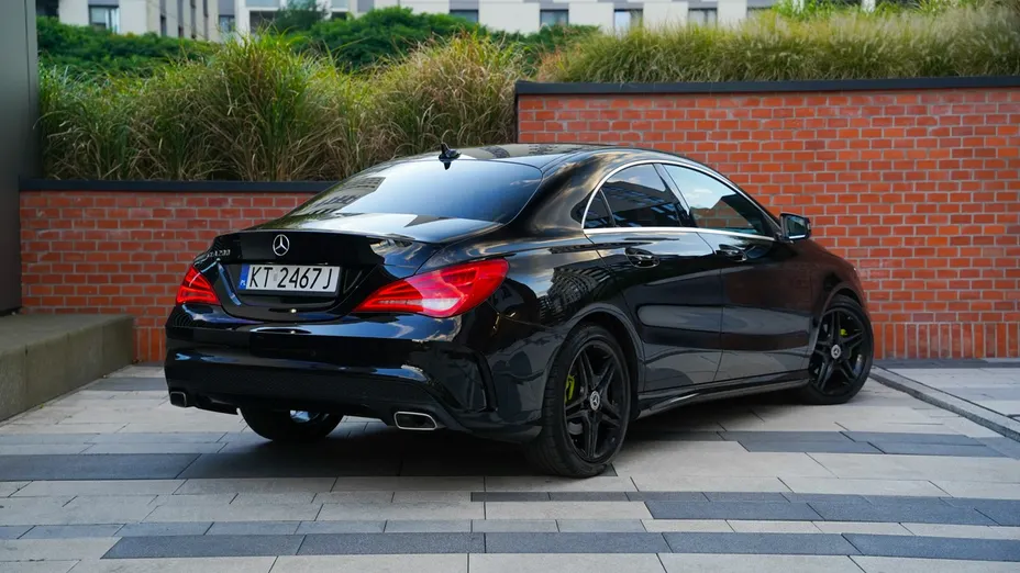 MERCEDES-BENZ CLA -