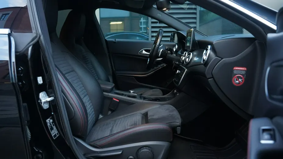 MERCEDES-BENZ CLA -