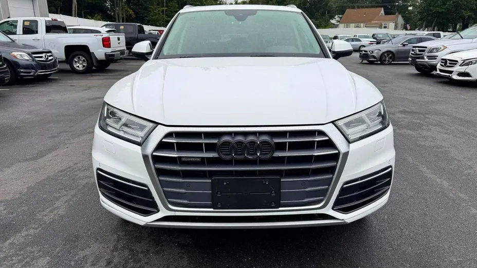 AUDI Q5 -