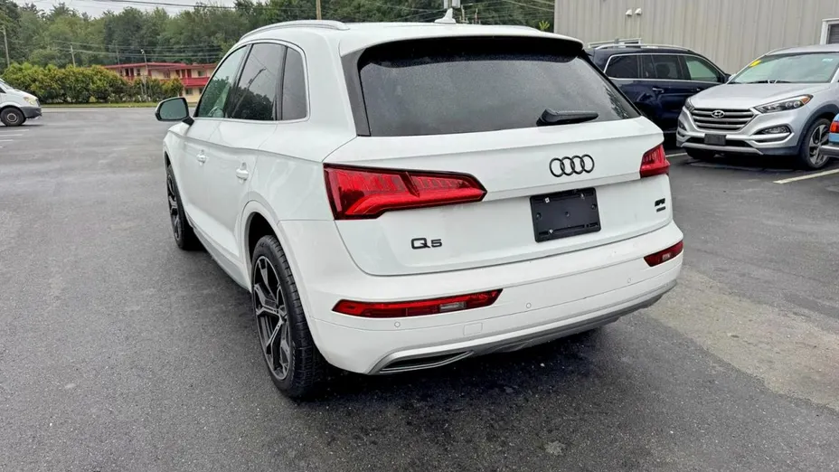 AUDI Q5 -