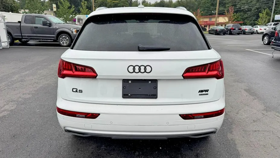AUDI Q5 -