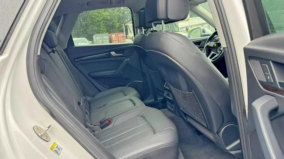 AUDI Q5 -