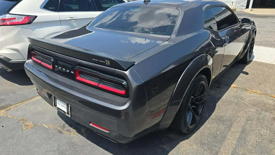 DODGE Challenger -