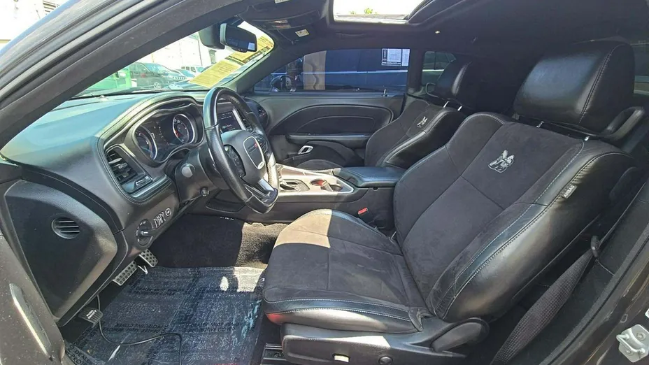 DODGE Challenger -