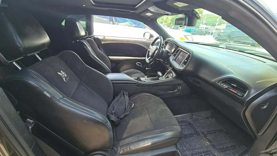 DODGE Challenger -
