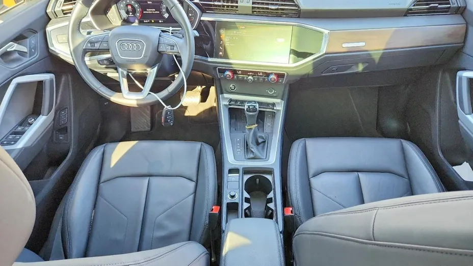 AUDI Q3 -