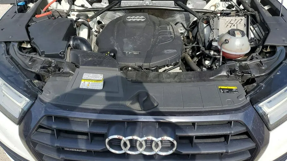 AUDI Q5 -