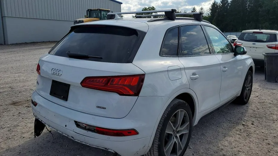 AUDI Q5 -