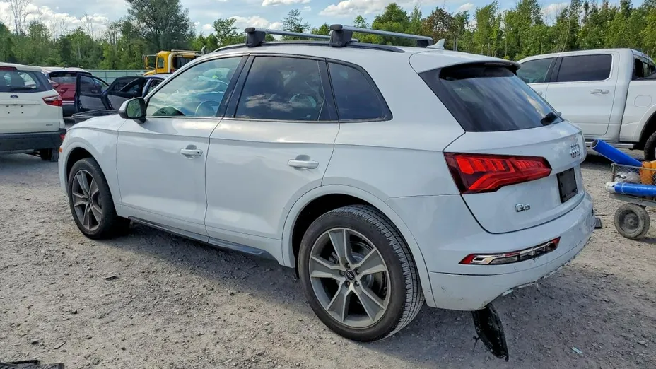 AUDI Q5 -